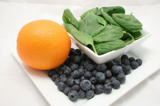 Orange, Spinach, and Blueberry Twist
